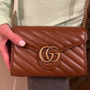 NWT Women's Gucci Small Bag with Gold Chain (camel, tan color)